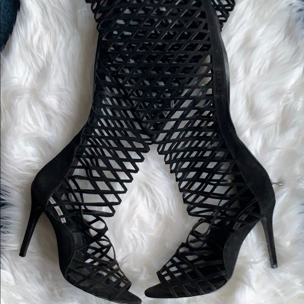 Flawless Steve Madden thigh high sandals